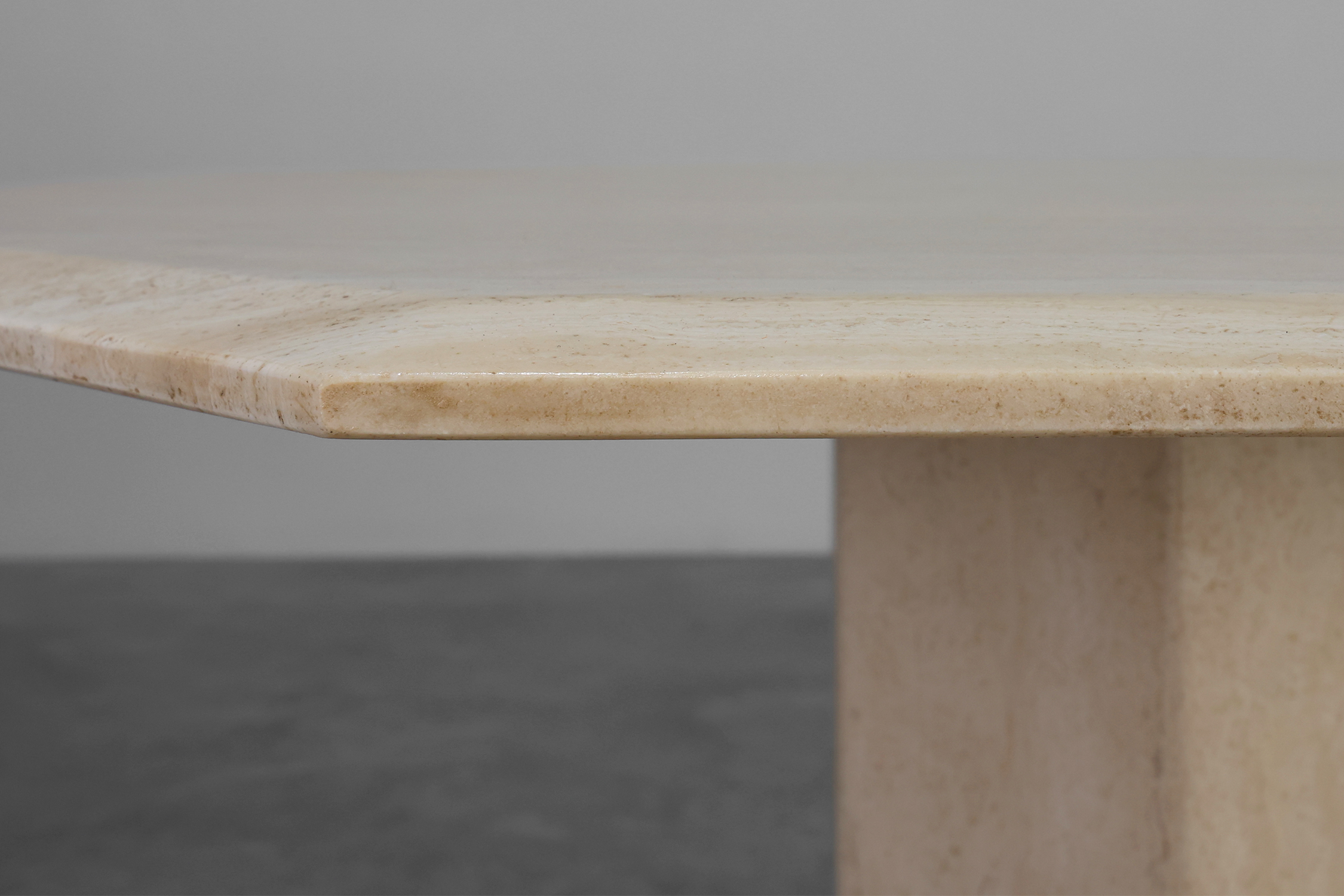 Mid-Century Italian octagonal Travertine Dining Table, 1980sthumbnail